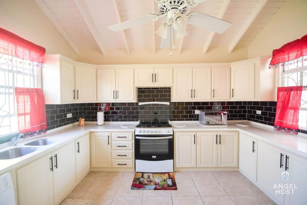 Beachy Cottage I Kitchen I Wi-Fi I Shaded Cabana I Parking Saint Philip Dış mekan fotoğraf